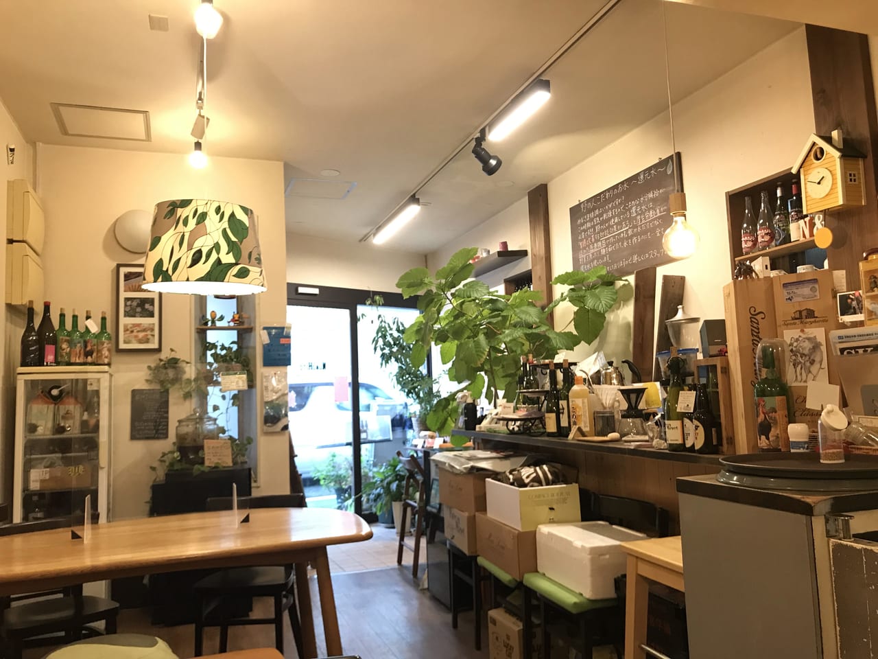 世田谷区九品仏NONOHITOはレトロで新しいオリジナルなめみそ、手作り薫製、まぜそばのカフェです。