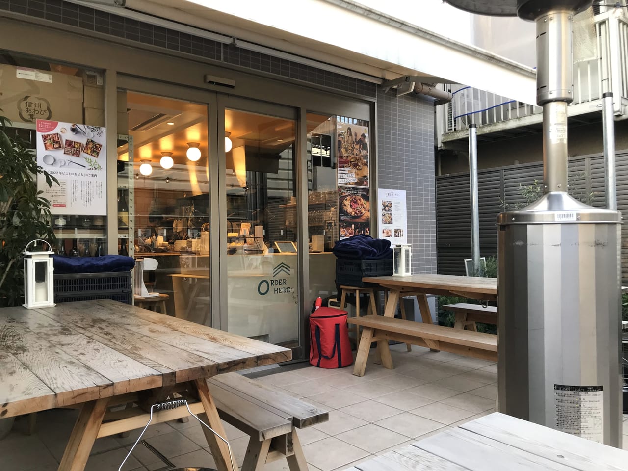 世田谷区尾山台にあるビストロ「COSARU」イートインもテイクアウトもできるレストランです。